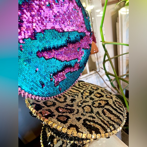 New! The “Epic” Sequined Spiked Party Hat 🪩🕺 Leopard 🐆 or Mermaid 🧜‍♀️ - Picture 3 of 5